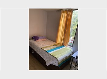 CompartoDepto CL - Arriendo pieza amoblada con baño incluido, Ñuñoa - CH$300.000 por mes