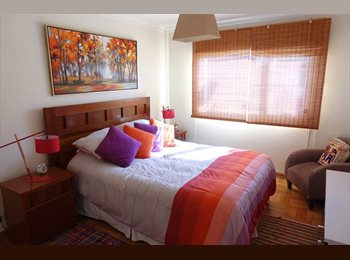 CompartoDepto CL - Habitación amueblada en hermosa casa cerca de metro, La Reina - CH$484.000 por mes