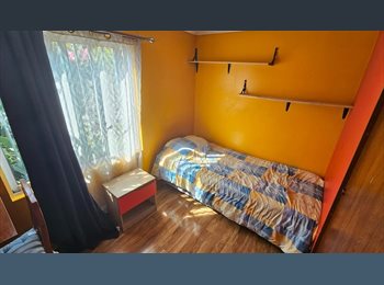 CompartoDepto CL - Pieza amoblada, en casa, Las Condes, La Reina - CH$260.000 por mes