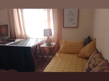 CompartoDepto CL - Pieza mediana, Gran depa, edificio con patio, Muy tranquilo, Metro Sta Isabel., Santiago Centro - CH$300.000 por mes