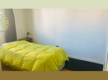 CompartoDepto CL - Habitación amplia en Providencia – Metro Pedro de Valdivia, Providencia - CH$380.000 por mes