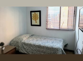 CompartoApto CO - Se arrienda una alcoba detrás del CC santafe ( Unidad Balsos de Oviedo), Envigado - COP$ 1.400.000 por mes