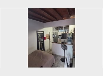 CompartoApto CO - ApartaEstudioHabitacion#6 con cocineta y baño privado  en Barrio Aguacatala,POBLADO, Envigado - COP$ 1.750.000 por mes