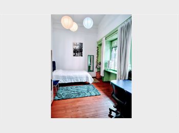 CompartoApto CO - Habitación con ventana grande interior en La Candelaria - Flora's room, Bogotá - COP$ 1.300.000 por mes