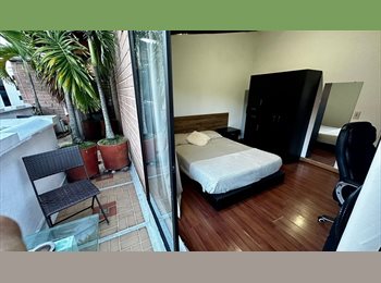 CompartoApto CO - EAFIT-Poblado-Terraza Privada+Baño Compartido+Servicios+Aseo+wifi, Envigado - COP$ 1.400.000 por mes