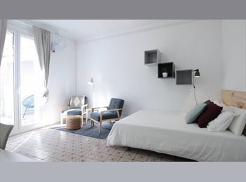 Roomgo ES - RH16-R3  Enorme y luminosa habitación con cama doble y terraza privada en Ático muy chulo recién ref, Gràcia - 1.050 € por mes