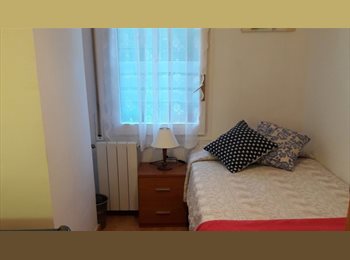 Roomgo ES - Luminoso piso al lado del Hospital Clínico, Eixample - 550 € por mes