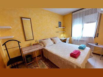 Roomgo ES - Habitación doble comoda y soleada para 1 persona_Centro BCN, Ciutat Vella - 680 € por mes