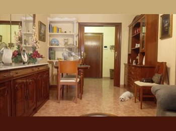 Roomgo ES - Habitación en piso compartido, Granada - 300 € por mes