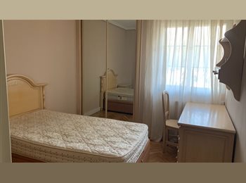 Roomgo ES - Se alquila **habitación en un bonito chalet en Las Rozas**, Rozas De Madrid Las - 530 € por mes