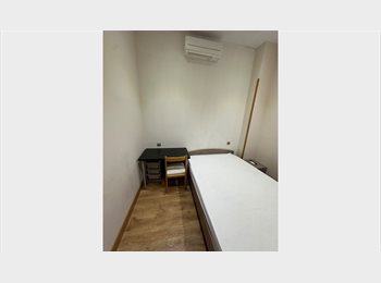 Roomgo ES - Habitación doble con baño privado en Gran Via, Madrid - 800 € por mes