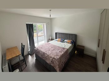 Roomgo IE - DOUBLE BEDROOM | BRAND-NEW 4-BEDROOM HOUSE | SEVEN MILLS, FONTHILL, DUBLIN 22, Dublin - €995 pcm
