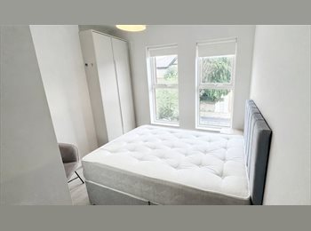 Roomgo IE - Dublin 9 – Ensuite Double Rooms from €700/Month!, Dublin - €700 pcm