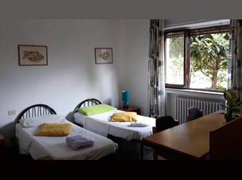 Roomgo IT - Posto in doppia_ Camera Doppia, Siena - 348 € al mese