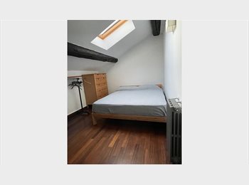 Roomgo IT - Mansarda in porta Venezia, Centrale - Loreto - 850 € al mese