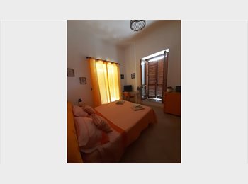 Roomgo IT - Affittasi camera matrimoniale a ragazza/donna – Castellammare di Stabia centro**, Castellammare di Stabia - 550 € al mese