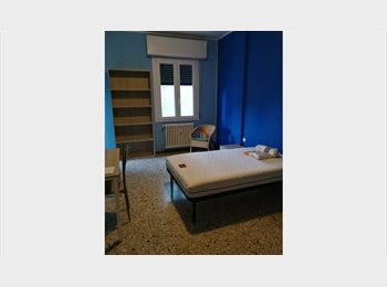 Roomgo IT - Stanza singola arredata per donne, Cinisello Balsamo - 370 € al mese