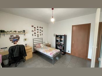 Roomgo IT - Affitto camera in appartamento condiviso, Pta Romana - Forlanini - Lodi - 500 € al mese