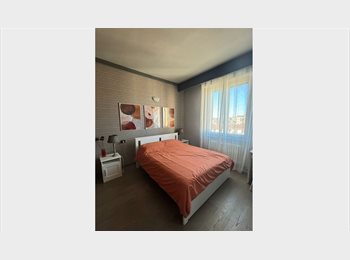 Roomgo IT - Camera con bagno privato a Novoli, Firenze - 600 € al mese