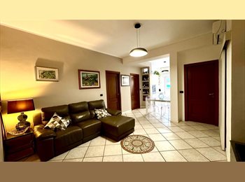Roomgo IT - Camera singola in appartamento di 100 metri quadri, Bologna - 700 € al mese