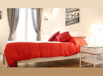 Roomgo IT - Camera matrimoniale con bagno esclusivo, Firenze - 650 € al mese