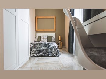 Roomgo IT - affitto stanza singola, Centrale - Loreto - 605 € al mese