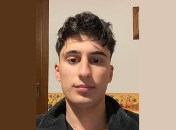 Roomgo IT - Lorenzo - 22 - Firenze