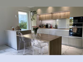 Appartager LU - Colocation premium - chambre avec bureau et jardin, Luxembourg Ville - 1.350 € / Mois