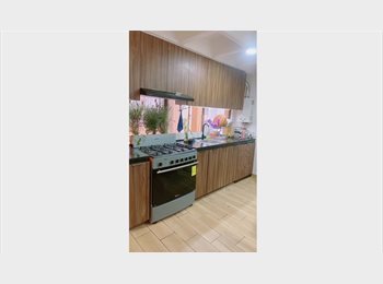 Roomgo MX - Recámara alta con escritorio y closet., Coyoacán - MX$6,900 por mes