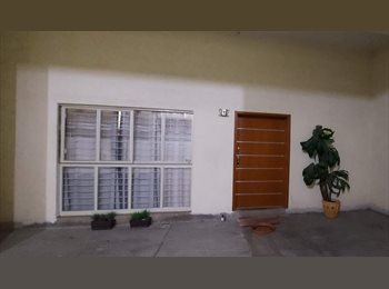 Roomgo MX -  Habitación amueblada con baño privado + estacionamiento | San Bernardo, GDL, Guadalajara - MX$7,125 por mes