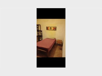 Roomgo MX - Estudio amueblado para caballero profesionista, Querétaro - MX$2,800 por mes