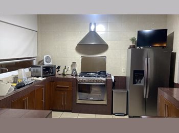 Roomgo MX - Rento habitación amueblada y con closet incluyo limpieza y todos los servicios, Corregidora - MX$6,000 por mes