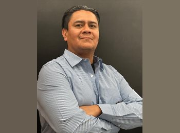Roomgo MX - ARTURO - 44 - Corregidora