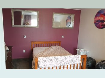 Roomgo NZ - Lovely Furnished Room in Kilbirnie, Wellington - $255 pw