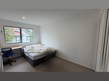 Roomgo NZ - New build townhouse with spacious room to rent, Auckland - $250 pw