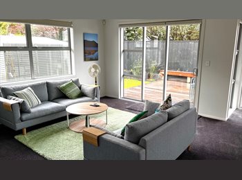 Roomgo NZ - Executive house share for one person in quiet central area, Rotorua - $350 pw