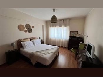 Roomgo PT - Quarto em Apartamento T2 com WC privado, Portugal - 350 € Por mês