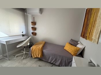 Roomgo PT - Quarto Quinta do Conde para mulher ou rapariga, Setúbal - 500 € Por mês