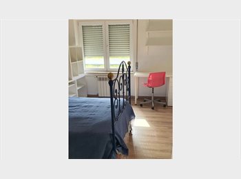 Roomgo PT - Quarto individual rapariga, Lisboa - 540 € Por mês