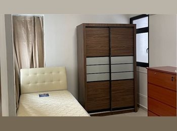 Roomgo SG - Room with attached bathroom, 2 min walk to Commonwealth MRT, Buona Vista - $2,000 pm
