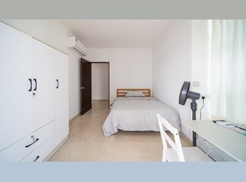 Roomgo SG - Large common room with balcony, Immediate move-in, furnished, high speed wi-fi, wll managed, weekly , Kembangan - $1,900 pm
