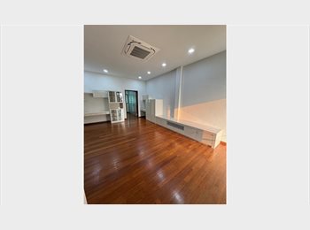 Roomgo SG - Renovated Master rooms at Lentor, walk to MRT and Mall!, Yio Chu Kang - $1,700 pm