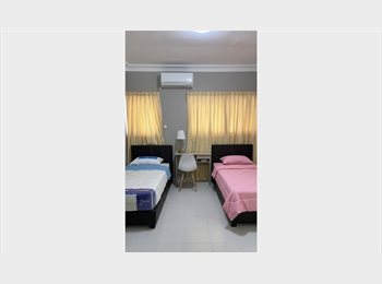 Roomgo SG - Ridgewood Condominium for rent - common room, Clementi - $1,500 pm