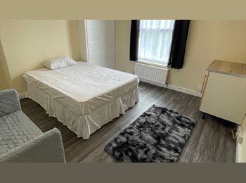 Roomgo UK - DOUBLE ROOM, Dudley - £490 pcm
