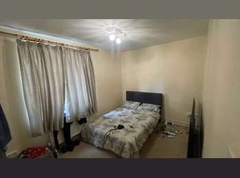 Roomgo UK - Spacious, comfortable and personable room to rent., Upper Sydenham - £650 pcm