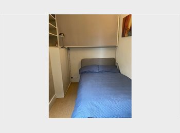 Roomgo UK - Lovely Good Size Single Room to Rent – Ideal for Female Student or Professional, Alexandra Palace - £850 pcm