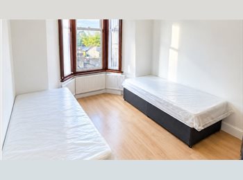 Roomgo UK - Large and Small twin rooms at £400!, Forest Gate - £400 pcm