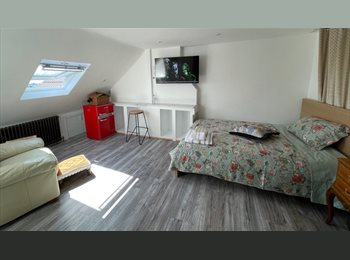Roomgo UK - Lux Furnished  En-suite Double Room & Loft room, Sudbury - £1,200 pcm