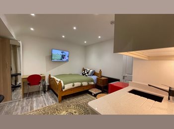Roomgo UK - Lux Furnished  En-suite Double Room & Loft room, Sudbury - £1,200 pcm