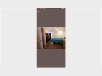 Roomgo UK - Large Double spacious attic room with balcony, Queens Park - £900 pcm